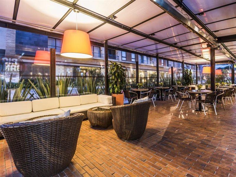 Doubletree By Hilton Bogota Parque 93 Hotel Exterior photo