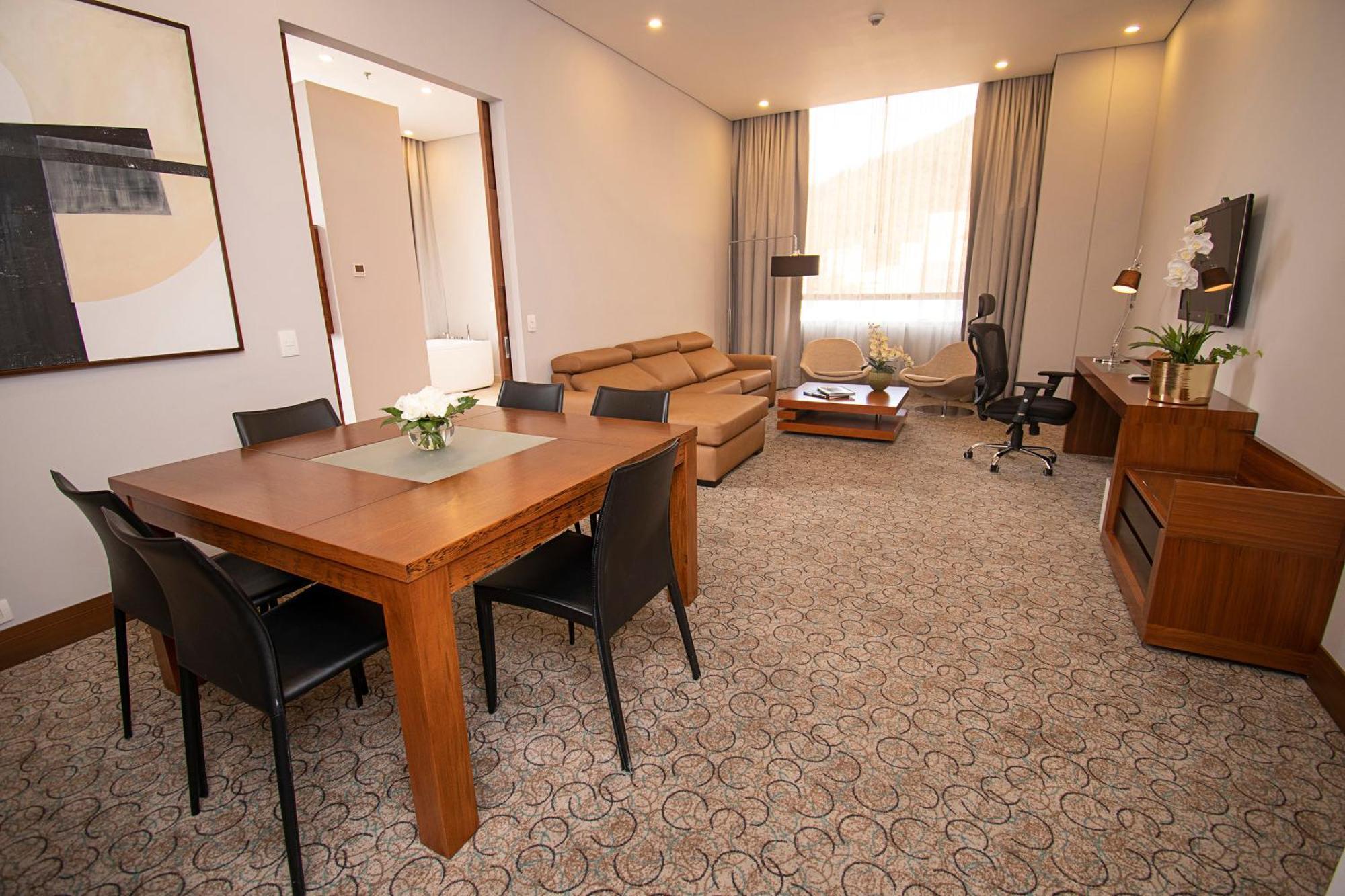 Doubletree By Hilton Bogota Parque 93 Hotel Exterior photo