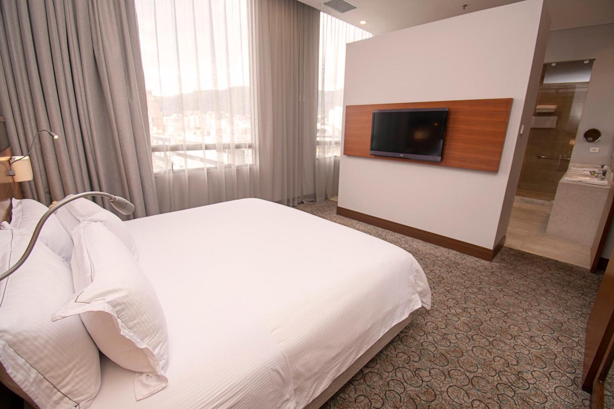 Doubletree By Hilton Bogota Parque 93 Hotel Exterior photo