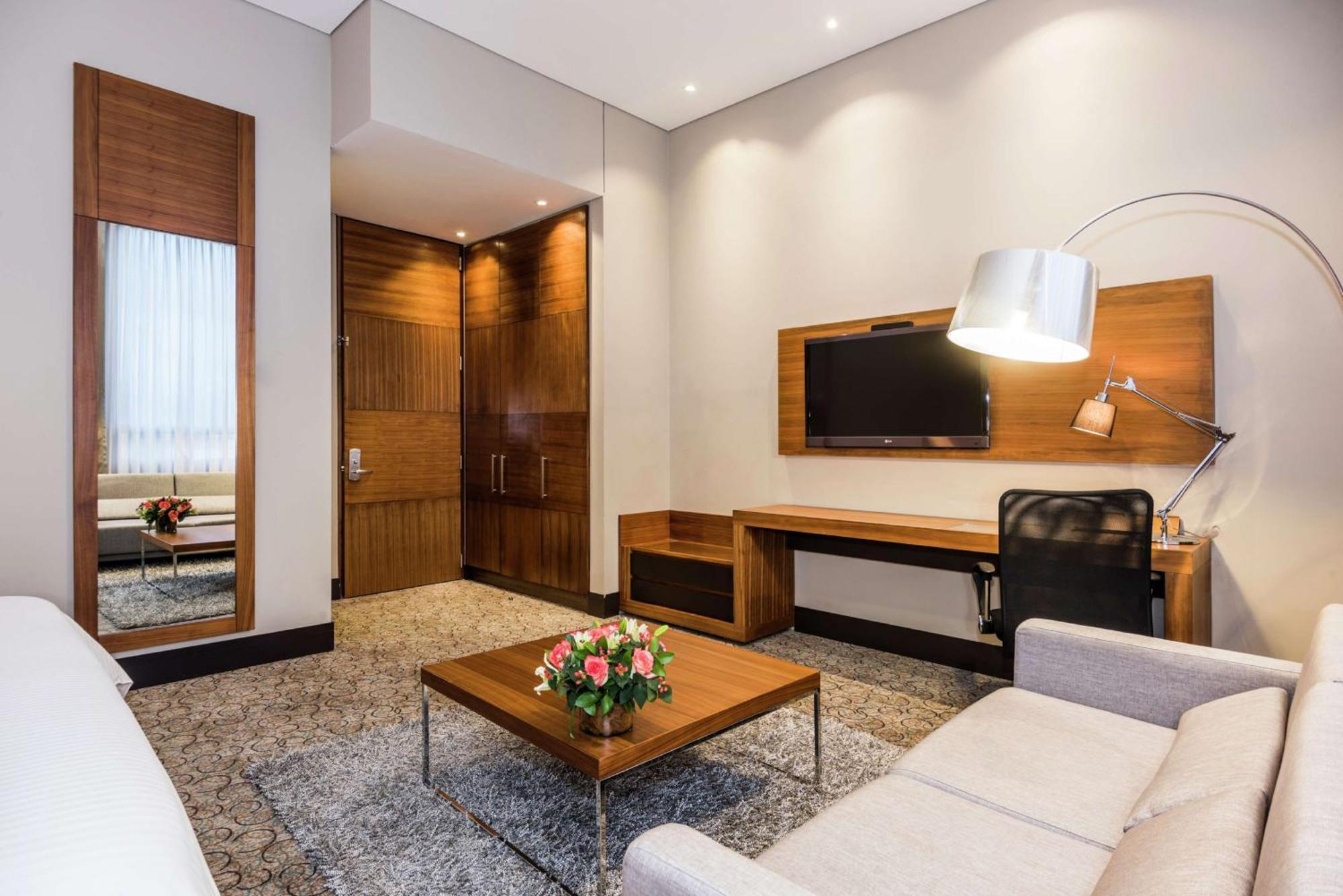 Doubletree By Hilton Bogota Parque 93 Hotel Exterior photo