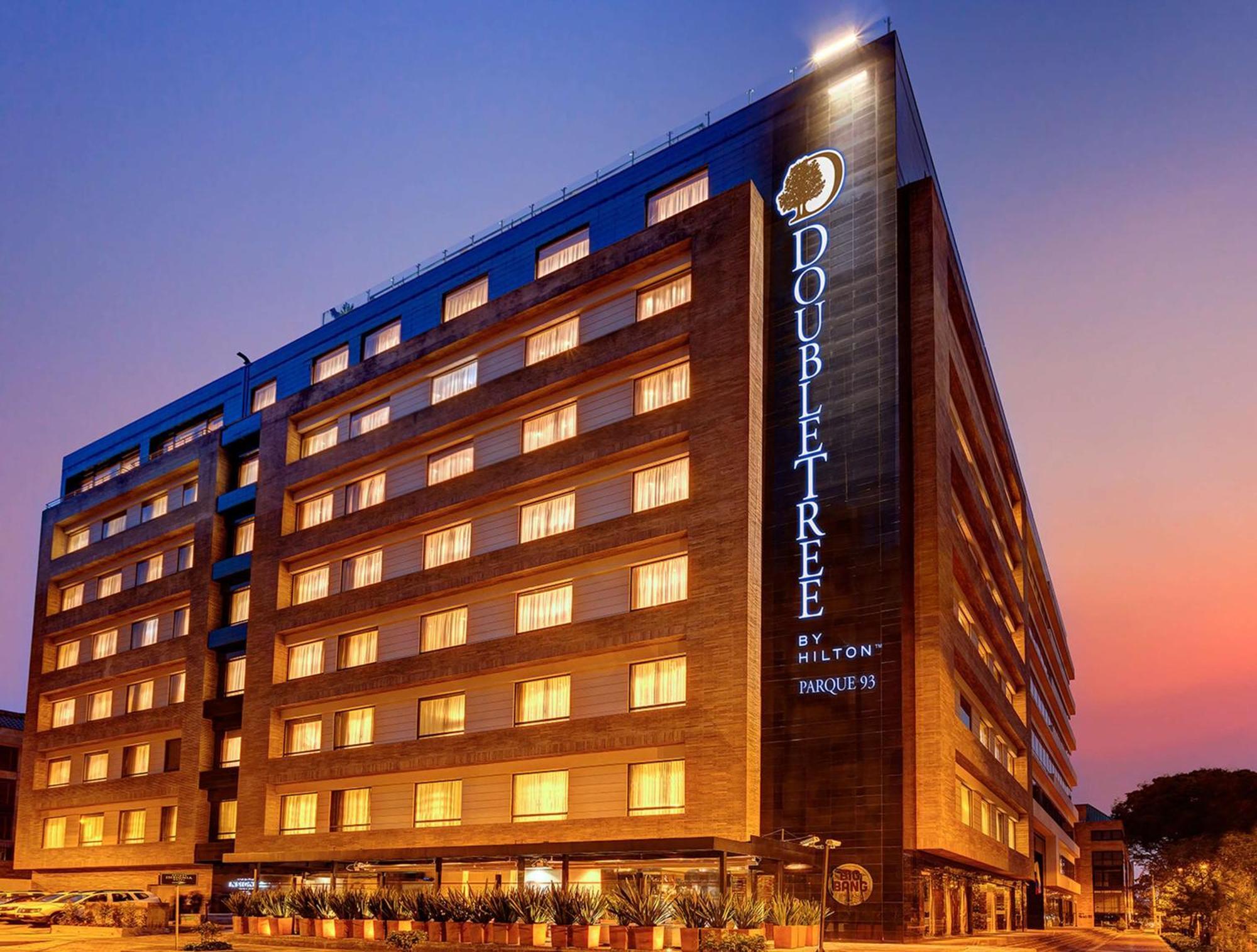 Doubletree By Hilton Bogota Parque 93 Hotel Exterior photo