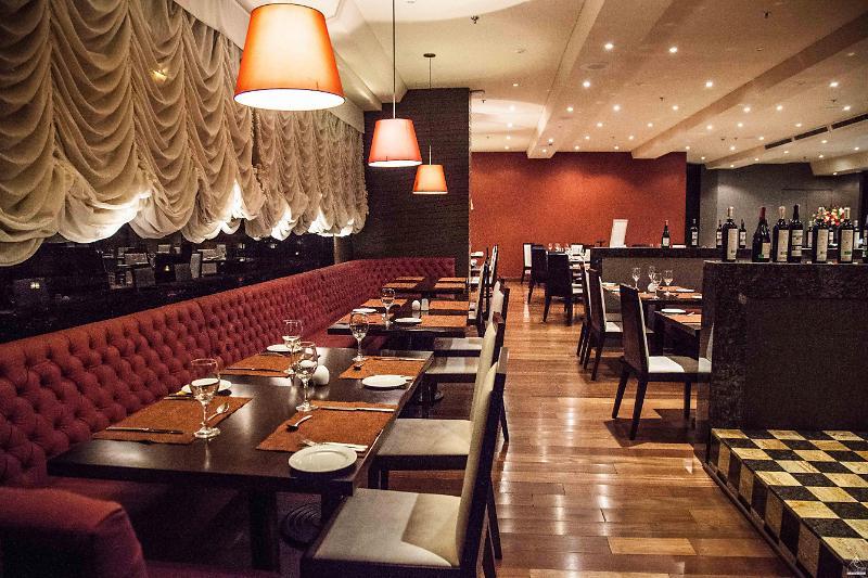 Doubletree By Hilton Bogota Parque 93 Hotel Exterior photo