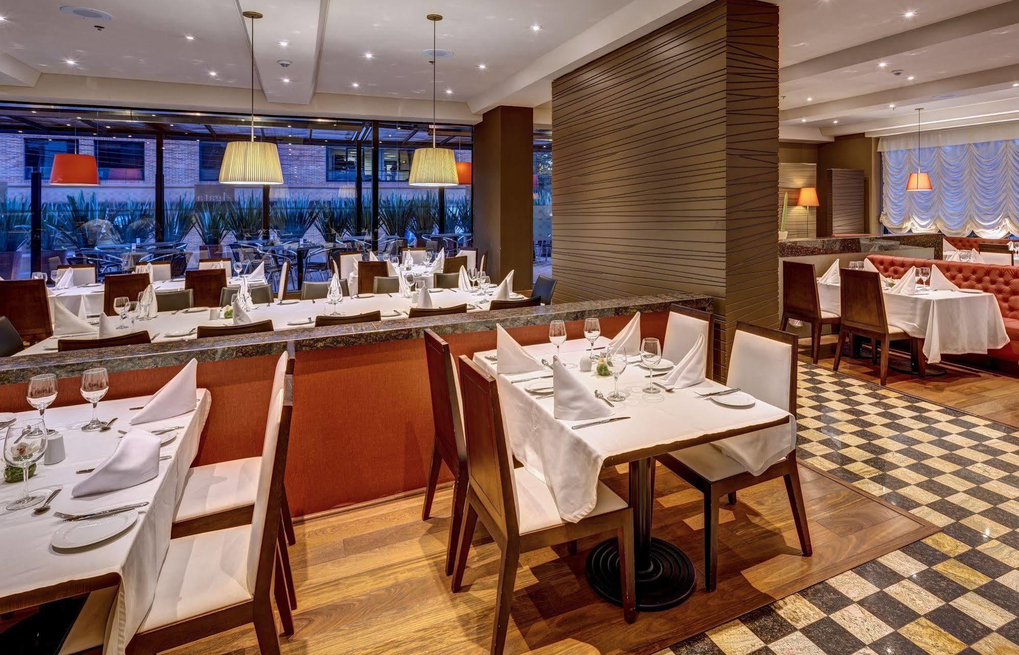 Doubletree By Hilton Bogota Parque 93 Hotel Exterior photo