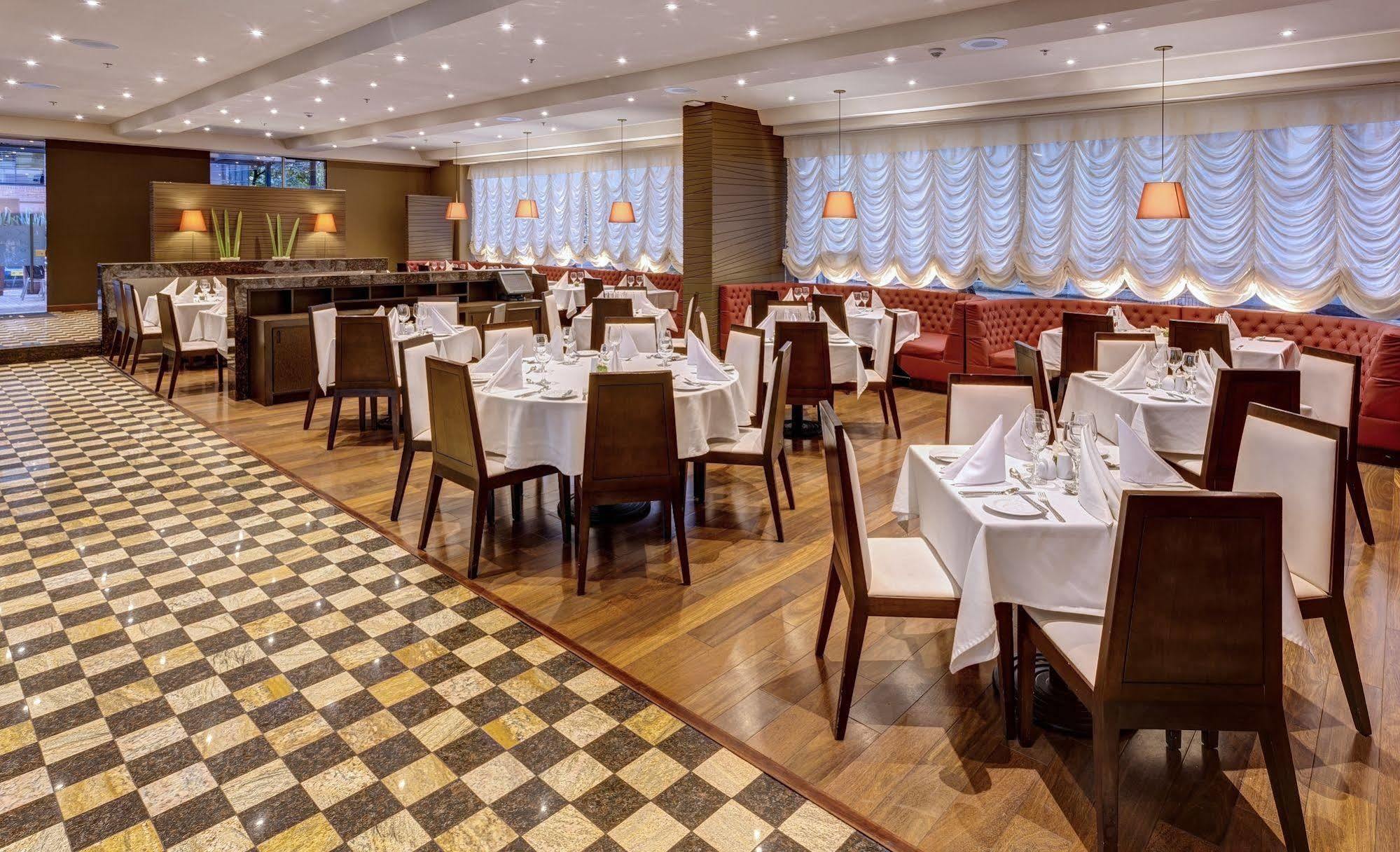 Doubletree By Hilton Bogota Parque 93 Hotel Exterior photo